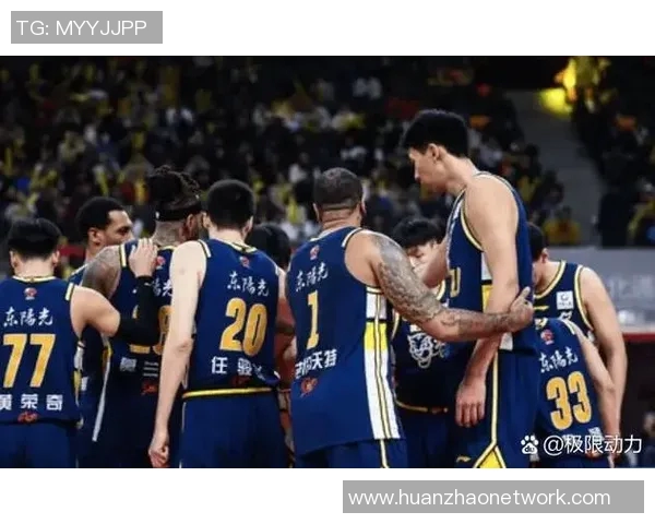 CBA激战广东队迎战江苏同曦队全力争胜展现篮球魅力